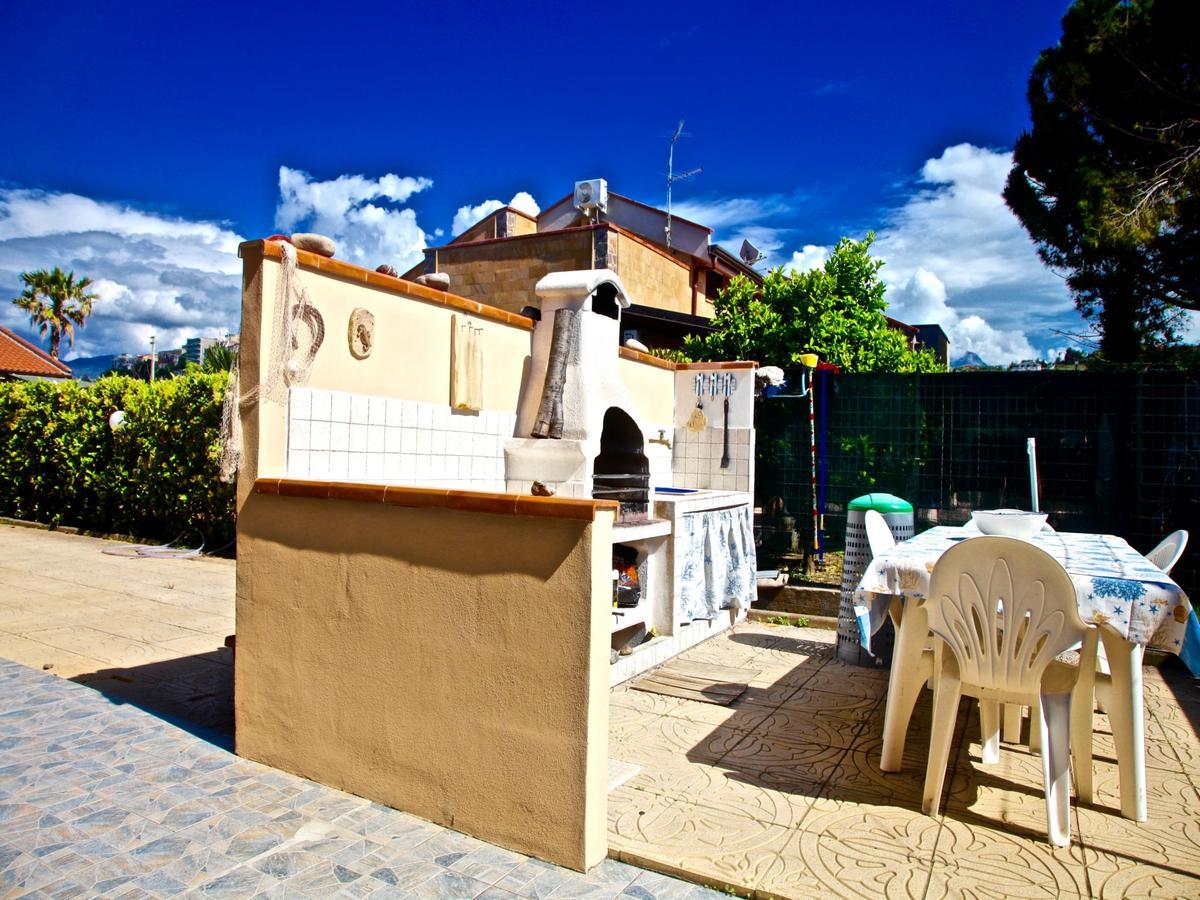Apartmán Acasaammari Campofelice Di Roccella Exteriér fotografie